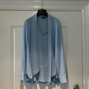 Beautiful barely worn blouse Size S from Vince Camuto ties at the top